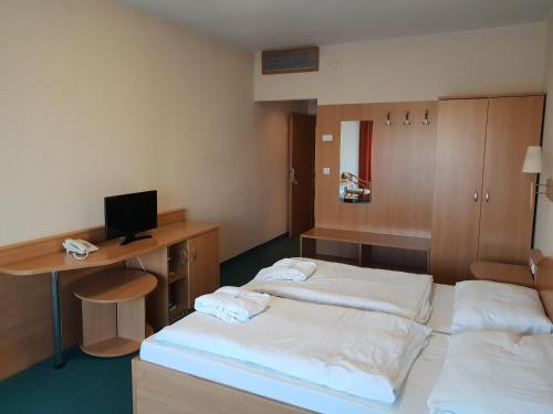 Imagen de la habitación del Hotel Zsóry Fit. Foto 7