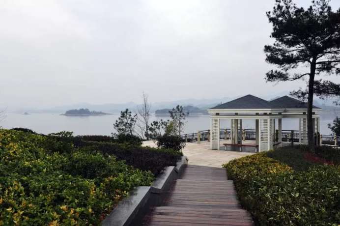 Imagen de los exteriores del Hotel Ztg Mingting Thousand Island Lake. Foto 14