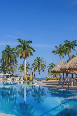 Imagen de la piscina del Hotel Zuana Beach Resort. Foto 16