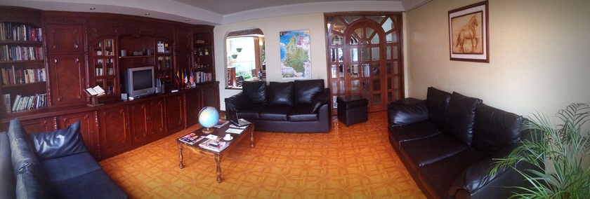 Imagen de los interiores del Hotel Zuetana 106. Foto 14