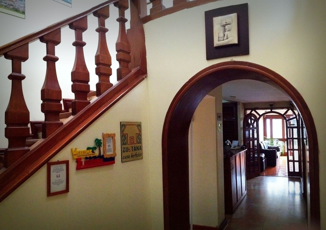 Imagen de los interiores del Hotel Zuetana 106. Foto 16