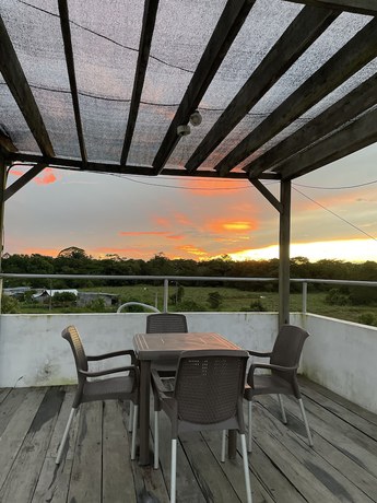 Imagen de los exteriores del Hotel Zugi Inn. Foto 18