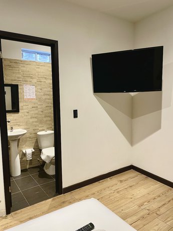 Imagen de la habitación del Hotel Zugi Inn. Foto 12