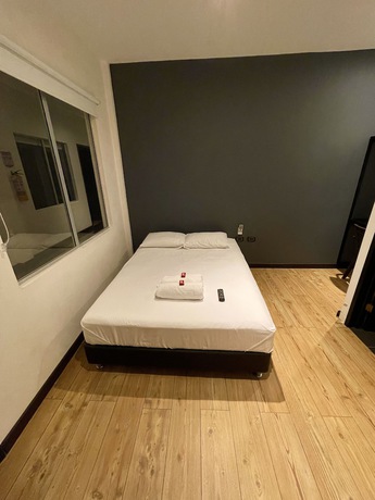 Imagen de la habitación del Hotel Zugi Inn. Foto 16