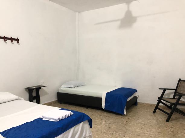 Imagen de la habitación del Hotel Zulan. Foto 7