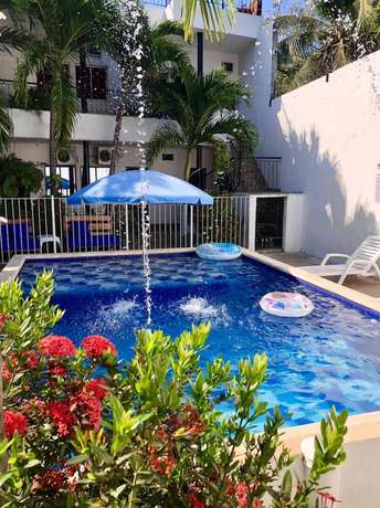 Imagen de la piscina del Hotel Zulan. Foto 17