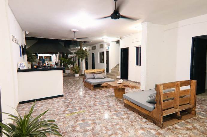 Imagen de los interiores del Hotel Zulan. Foto 15