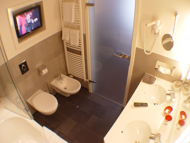 Imagen de la habitación del Hotel Zum Adler. Foto 4