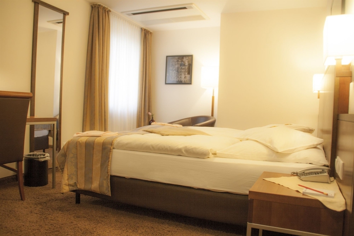 Imagen de la habitación del Hotel Zum Adler. Foto 16