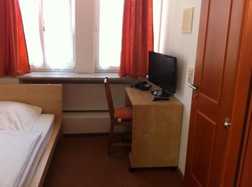 Imagen de la habitación del Hotel Zum B&uuml;geleisen. Foto 9