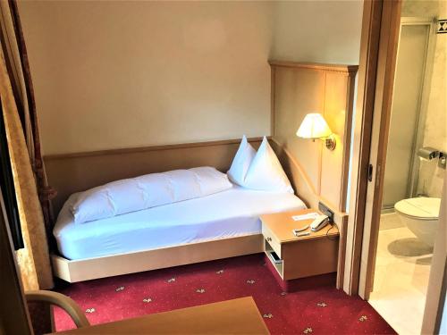 Imagen de la habitación del Hotel Zum Engel. Foto 7