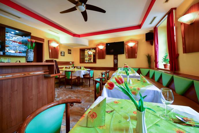 Imagen del bar/restaurante del Hotel Zum Goldenen L&ouml;wen, Cottbus. Foto 3