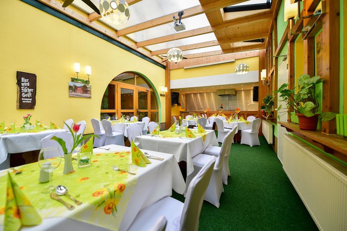 Imagen del bar/restaurante del Hotel Zum Goldenen L&ouml;wen, Cottbus. Foto 6
