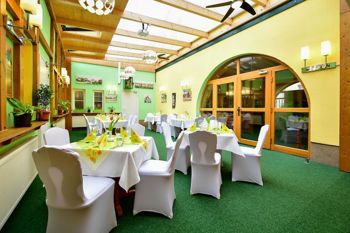 Imagen del bar/restaurante del Hotel Zum Goldenen L&ouml;wen, Cottbus. Foto 7