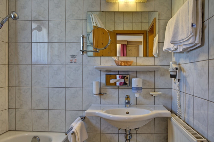 Imagen de la habitación del Hotel Zum Grünen Tor. Foto 12