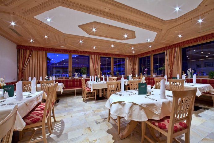 Imagen del bar/restaurante del Hotel Zum Grünen Tor. Foto 6