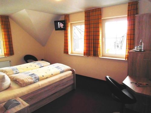 Imagen de la habitación del Hotel Zum Kreuzberg. Foto 10