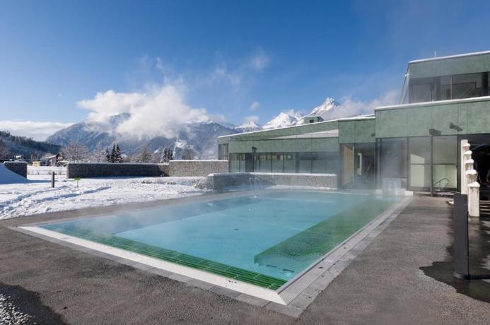 Imagen de la piscina del Hotel Zum L&ouml;wen Apartments. Foto 19