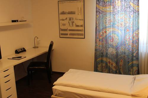 Imagen de la habitación del Hotel Zum L&ouml;wen, Bad Homburg. Foto 8