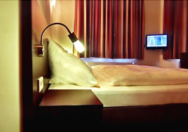 Imagen de la habitación del Hotel Zum L&ouml;wen, Duisburgo. Foto 10