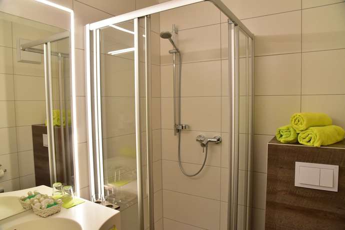 Imagen de la habitación del Hotel Zum See Garni. Foto 10