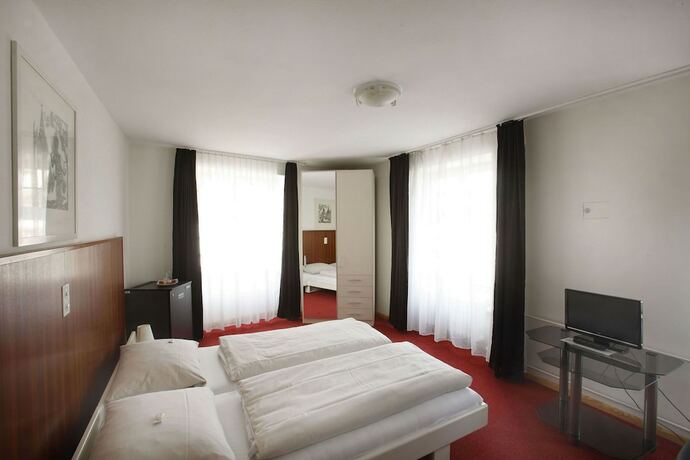 Imagen de la habitación del Hotel Zum Spalenbrunnen. Foto 4