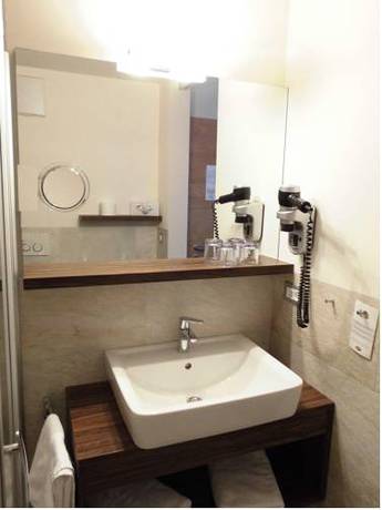Imagen de la habitación del Hotel Zum Tiroler Adler. Foto 3