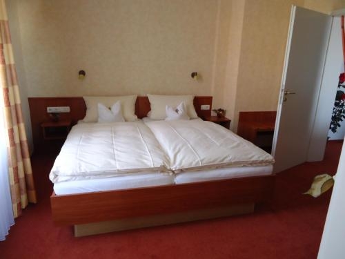 Imagen de la habitación del Hotel Zum Wei&szlig;en Ro&szlig;. Foto 10