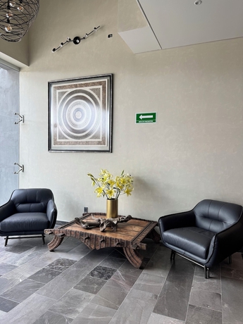 Imagen de los interiores del Hotel Zuma Colony. Foto 15
