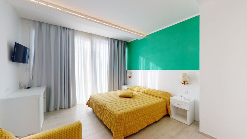 Imagen de la habitación del Hotel Zunino, Spotorno. Foto 13