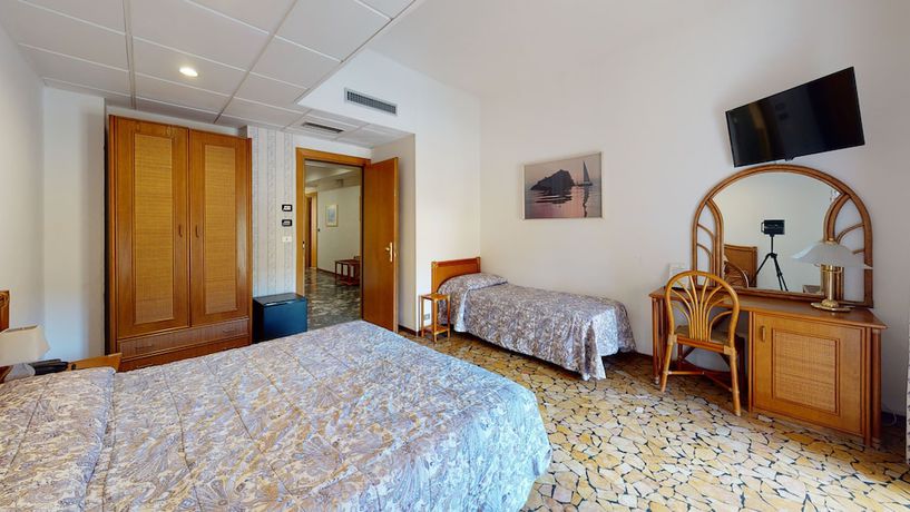 Imagen de la habitación del Hotel Zunino, Spotorno. Foto 16