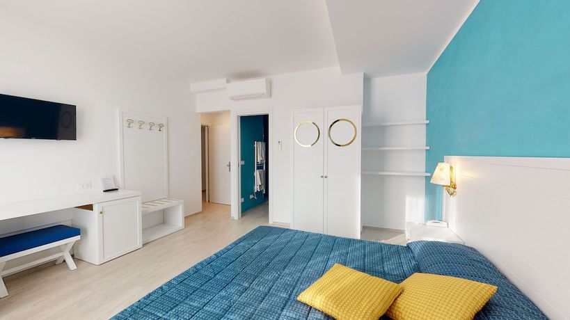 Imagen de la habitación del Hotel Zunino, Spotorno. Foto 19