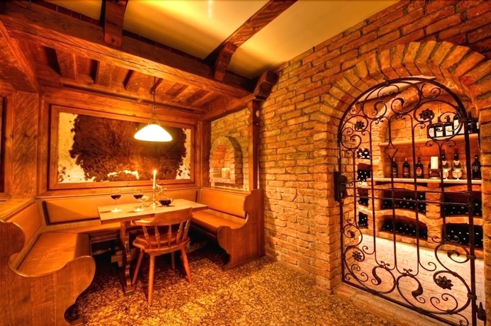 Imagen del bar/restaurante del Hotel Zur Burg, Kaprun. Foto 3