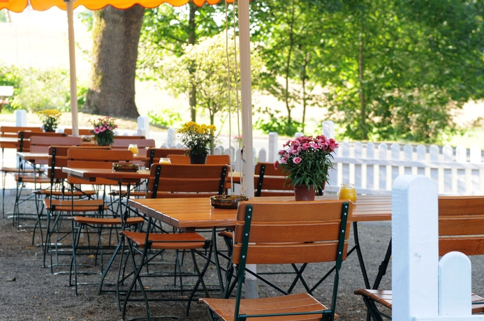 Imagen de los exteriores del Hotel Zur Burg Sternberg. Foto 6