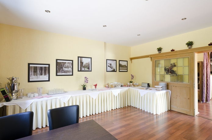 Imagen del bar/restaurante del Hotel Zur Krone Garni-hotel. Foto 7