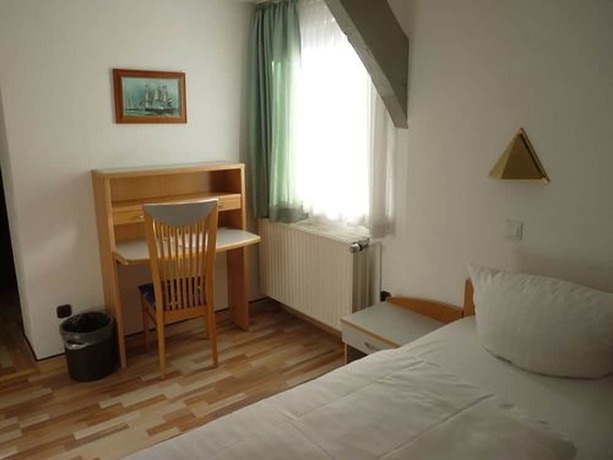Imagen de la habitación del Hotel Zur Krone, Hamel&iacute;n. Foto 17