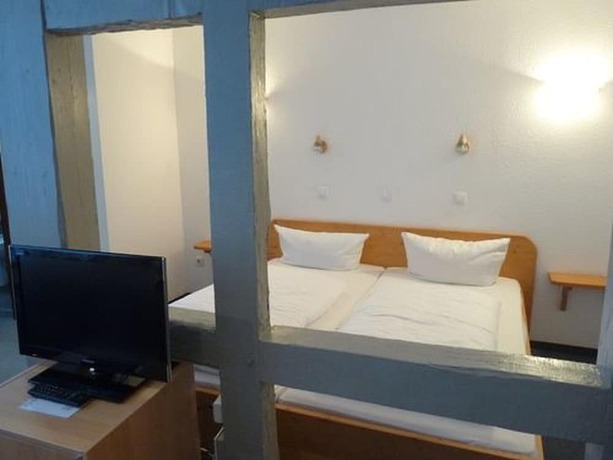 Imagen de la habitación del Hotel Zur Krone, Hamel&iacute;n. Foto 18