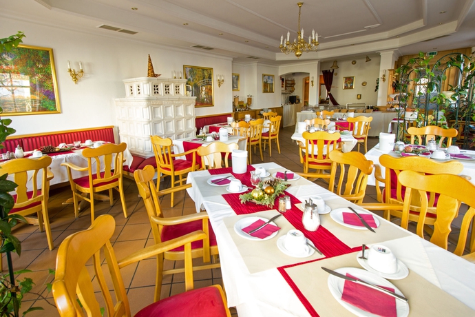 Imagen del bar/restaurante del Hotel Zur Linde, Ebersberg. Foto 5