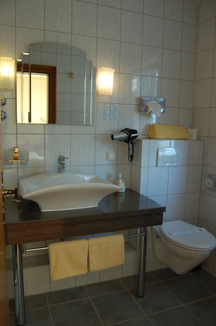 Imagen de la habitación del Hotel Zur Linde, Hanau. Foto 7