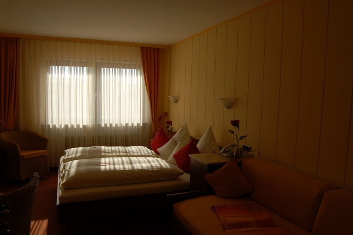 Imagen de la habitación del Hotel Zur Linde, Hanau. Foto 9