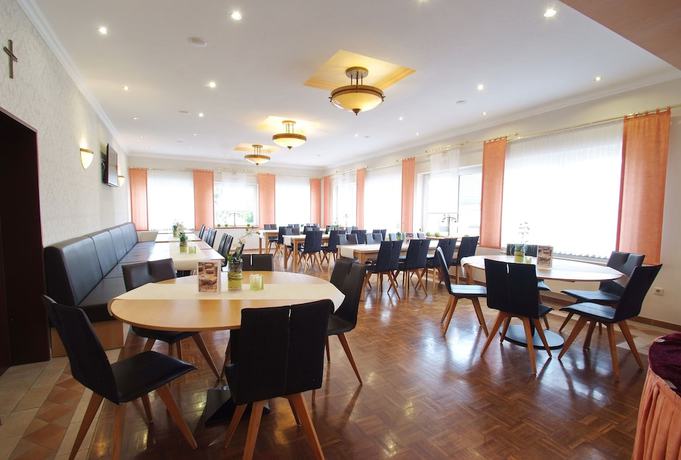 Imagen del bar/restaurante del Hotel Zur Linde, Kleines Feld. Foto 6