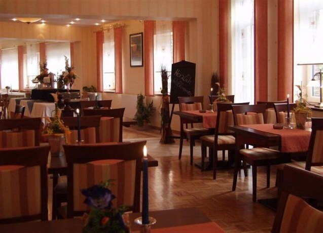 Imagen del bar/restaurante del Hotel Zur Linde, Kleines Feld. Foto 7