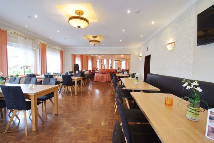 Imagen del bar/restaurante del Hotel Zur Linde, Kleines Feld. Foto 9