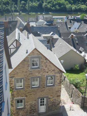 Imagen de los exteriores del Hotel Zur Post, Klotten. Foto 9