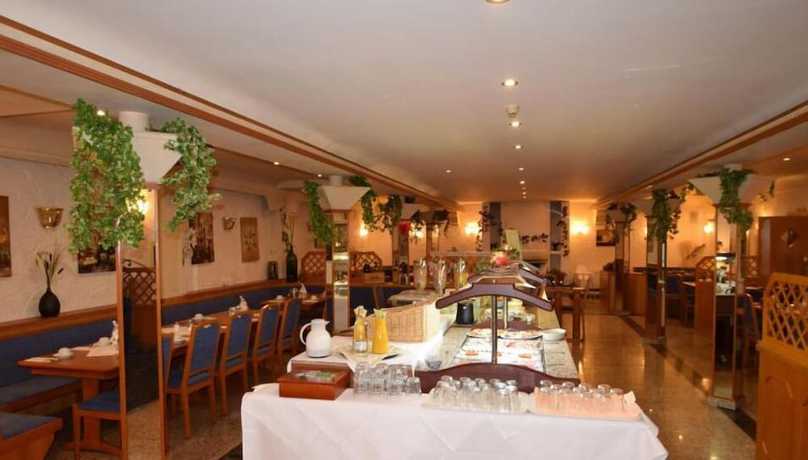 Imagen del bar/restaurante del Hotel Zur Rebe. Foto 3