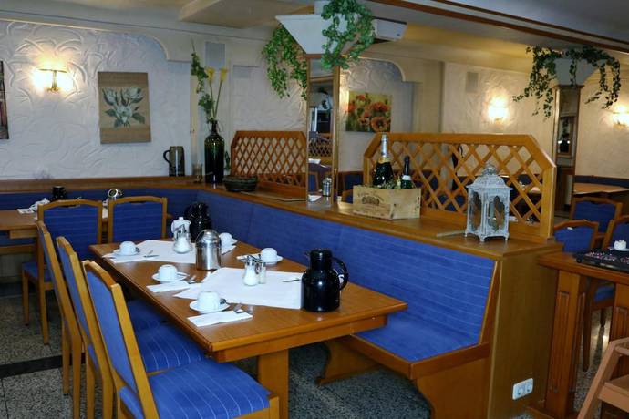 Imagen del bar/restaurante del Hotel Zur Rebe. Foto 4