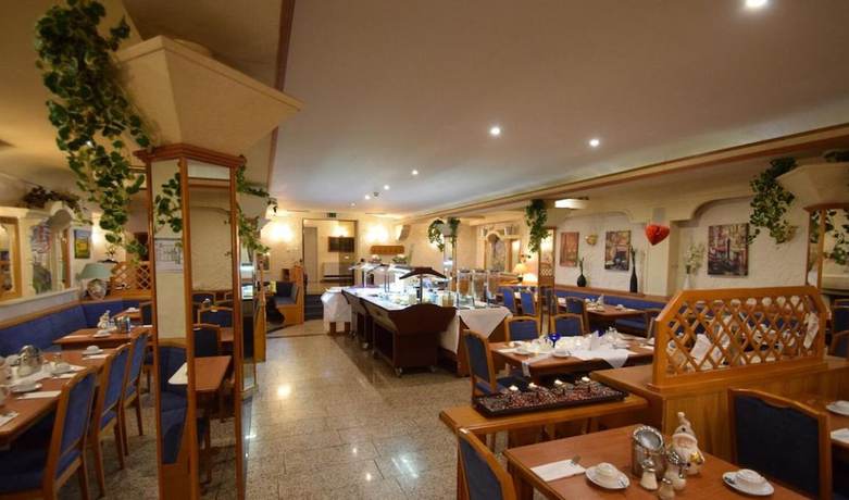 Imagen del bar/restaurante del Hotel Zur Rebe. Foto 8