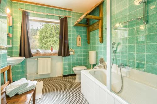 Imagen de la habitación del Hotel Zur Sch&ouml;nen Aussicht garni. Foto 5