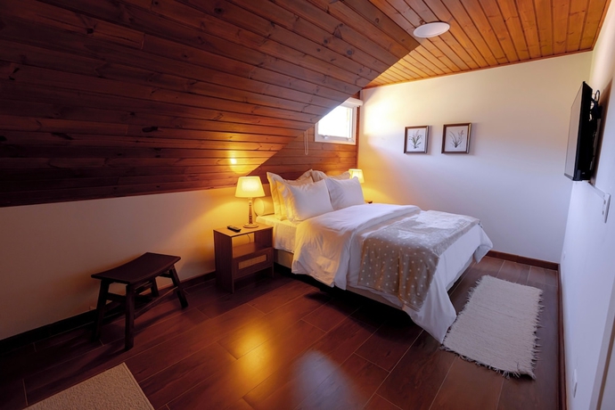 Imagen de la habitación del Hotel Zur Su&iacute;tes. Foto 2