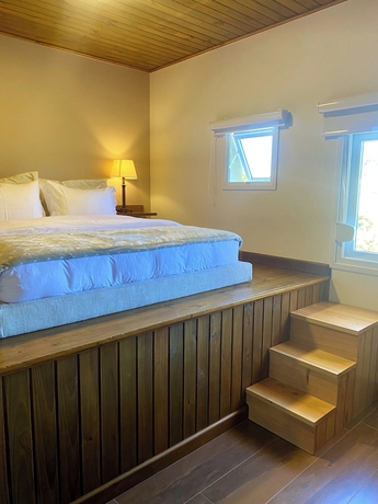 Imagen de la habitación del Hotel Zur Su&iacute;tes. Foto 6